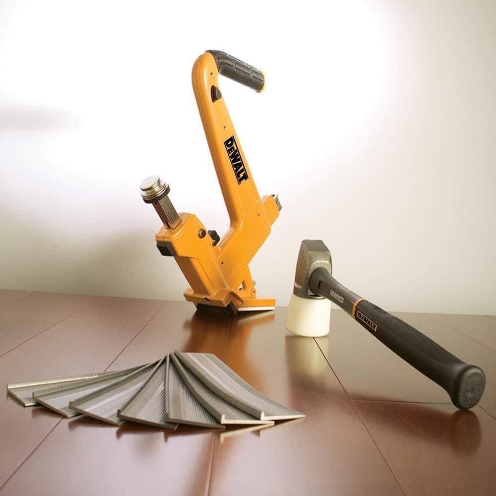 DEWALT DMF1550-XJ Recensione - Seleziona immagine 2