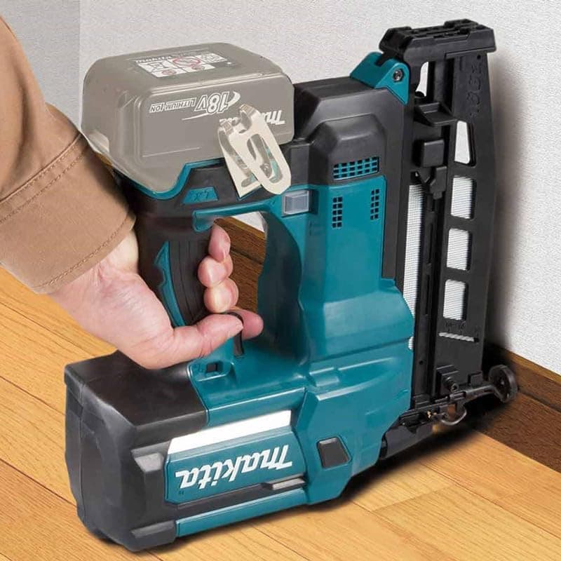 Makita DBN600ZJ Avis - Sélectionner l'image 2