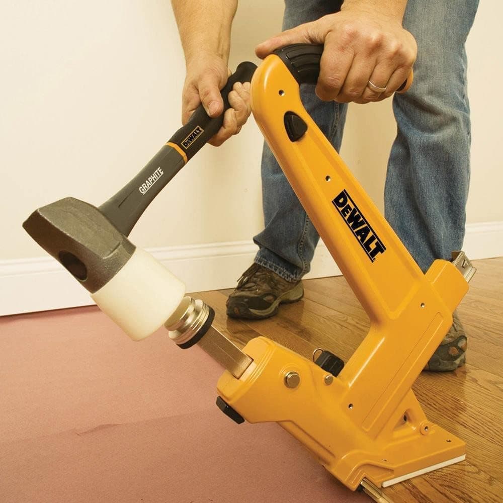 DEWALT DMF1550-XJ Recensione - Seleziona immagine 3