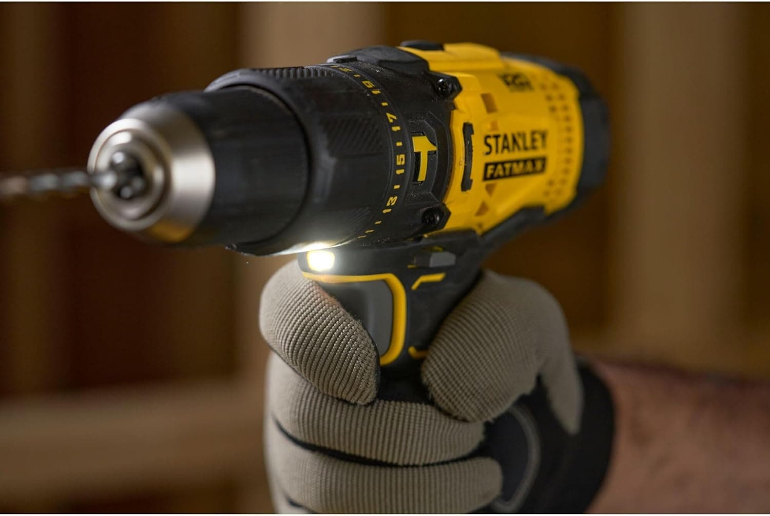 STANLEY FATMAX SFMCD711DSA-QW Reseña - Seleccionar imagen 2