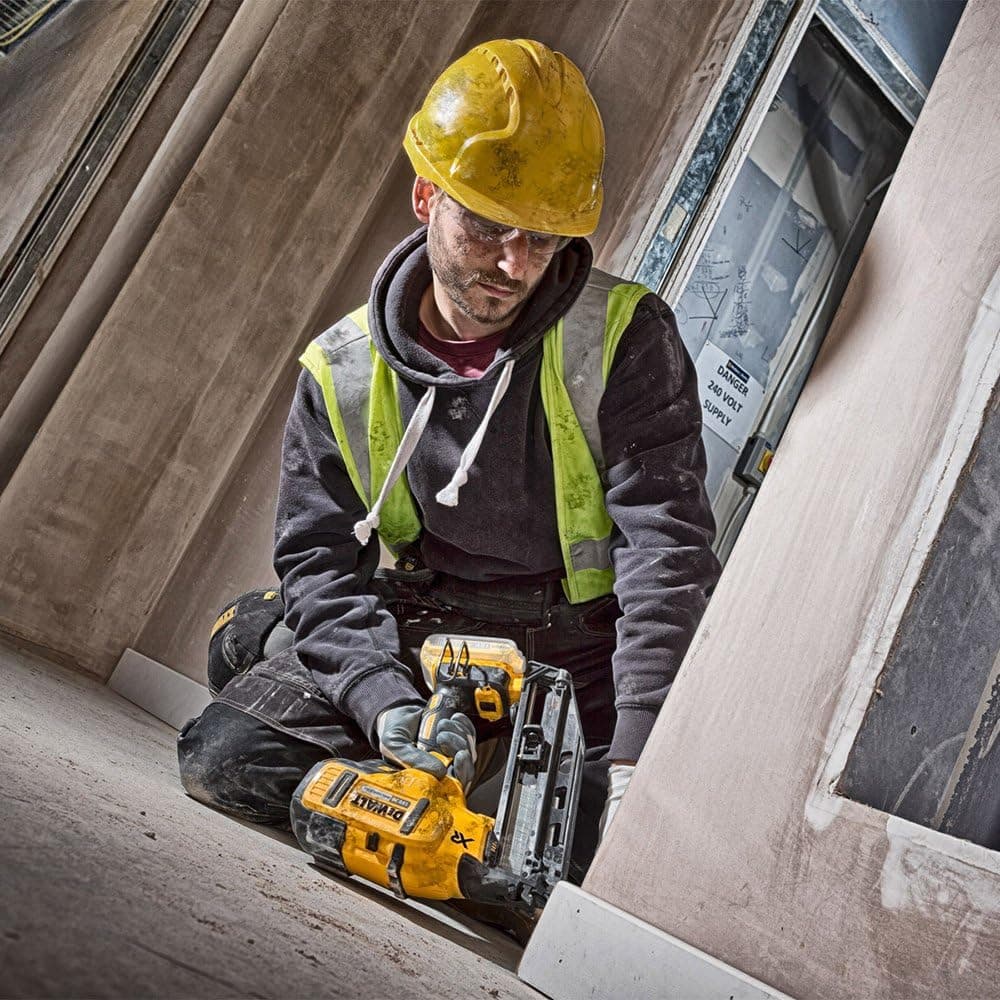 DEWALT DCN660P2-QW Recensione - Seleziona immagine 3