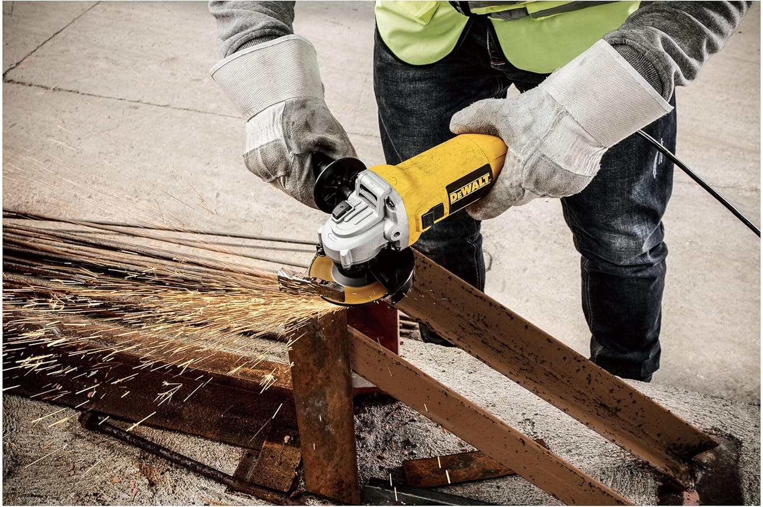 DEWALT DWE4117-QS Recensione - Seleziona immagine 2