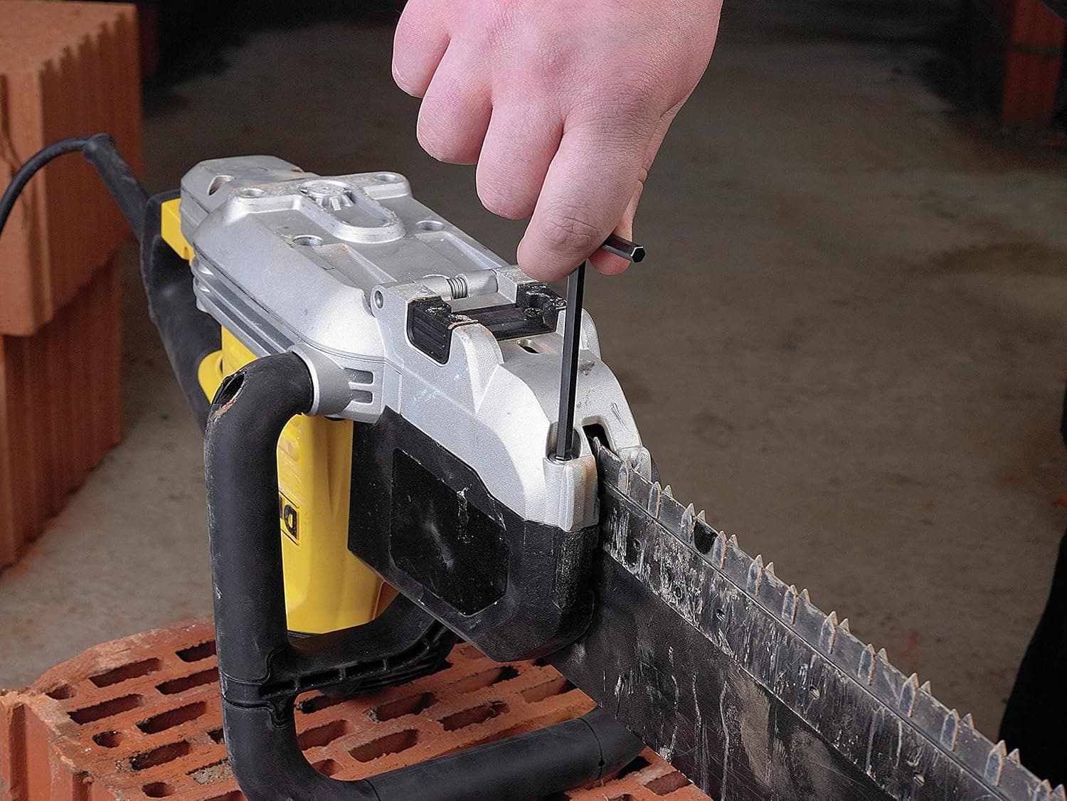 DEWALT DWE398-QS Avis - Sélectionner l'image 2